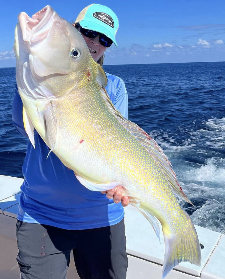 Try your luck in the deep by fishing for gold!