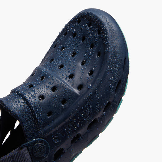 Dogtooth Clog